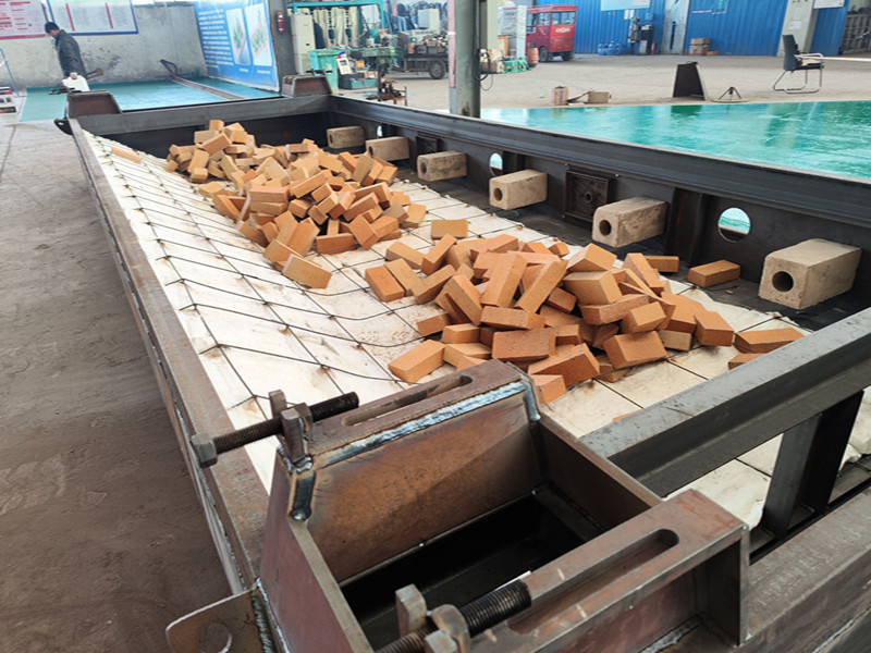 輪胎煉油設(shè)備保溫殼