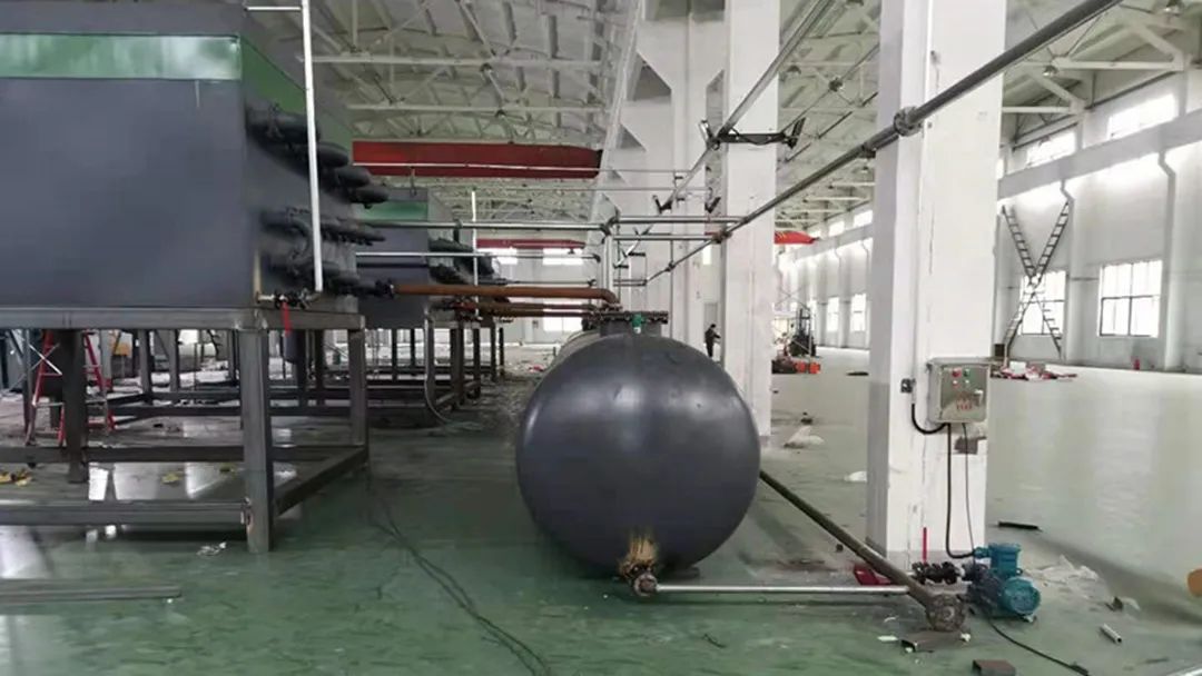 利菲爾特油泥裂解設(shè)備安裝現(xiàn)場 利菲爾特油泥裂解設(shè)備安裝現(xiàn)場