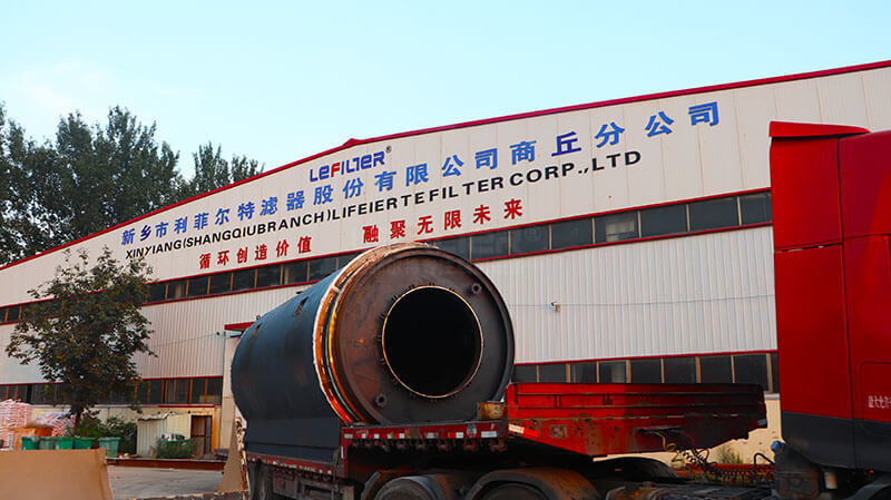 廢輪胎煉油設備裝車發(fā)貨 廢輪胎煉油設備裝車發(fā)貨