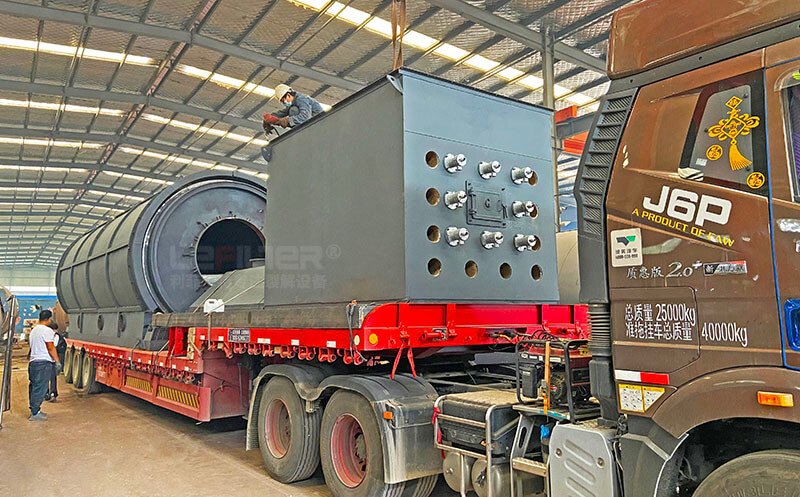 LES-2880型油泥炭化設備正在裝車01 LES-2880型油泥炭化設備正在裝車01